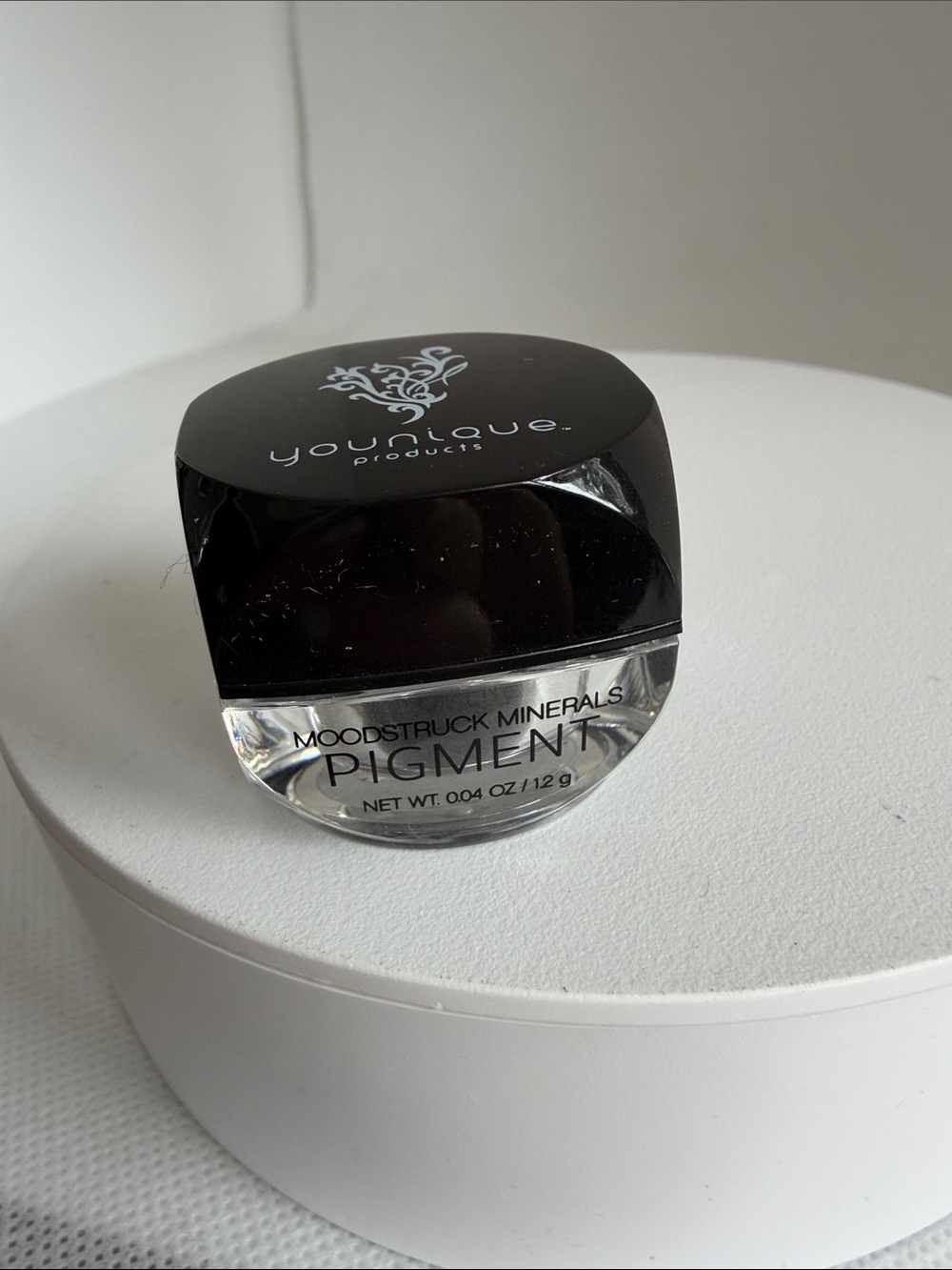 Younique Moodstruck Minerals Pigment - DEVIOUS